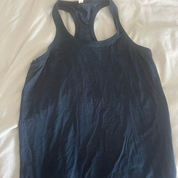 Lululemon 3 shirt bundle - size 10/12  simply tech - Picture 9 of 11